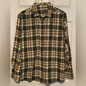 Flannel button down Eddie Bauer shirt Medium‎